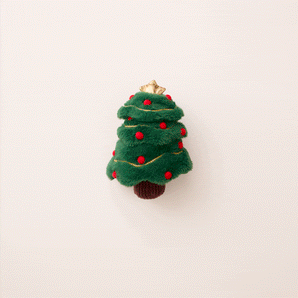 O Christmas Tree Interactive Snuffle Dog Toy in action